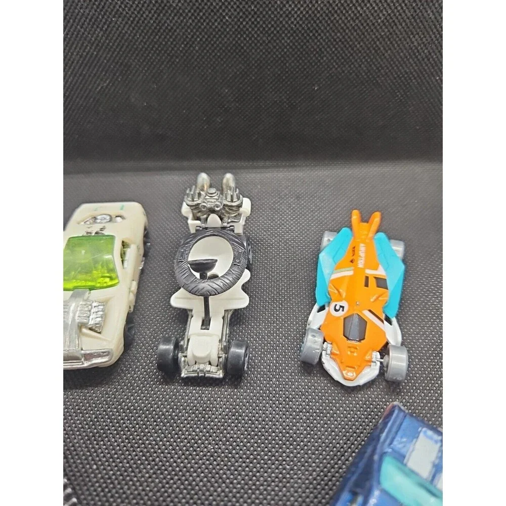 Hot Wheels Lot of 5, 70 Chevelle, Hollowback, Airuption, Hot Seat, Altered Ego